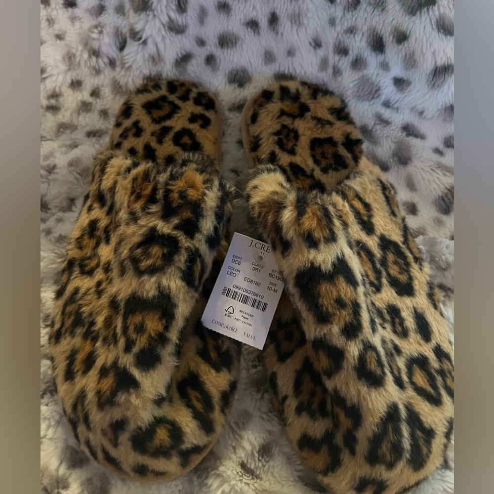 NWT Womens J.Crew leopard fuzzy slippers size 10